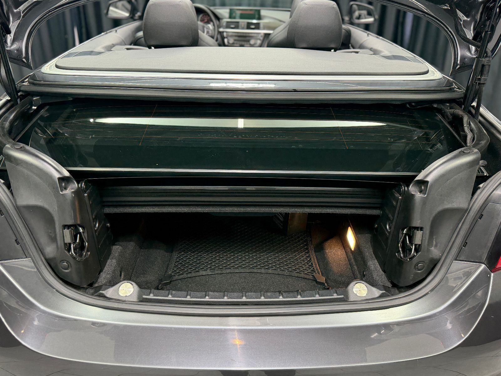 Fahrzeugabbildung BMW 428I Cabrio xDrive|M-Paket|LEDER|HIFI|KAMERA