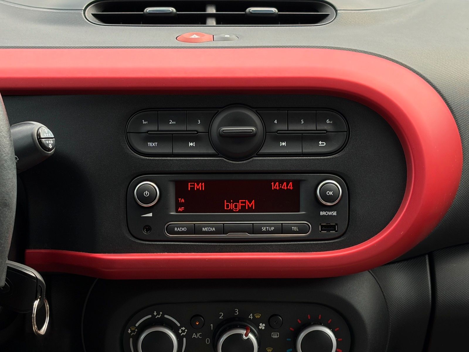 Fahrzeugabbildung Renault Twingo TCe 90 Intens Faltdach Temp. SHZ PDC BT