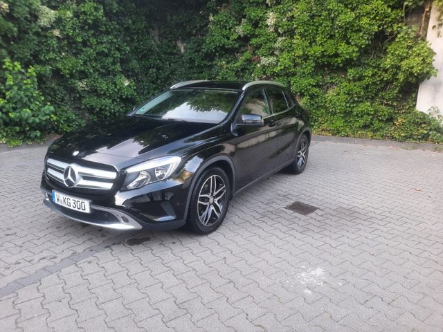 MERCEDES-BENZ Mercedes gla 220 cdi 4 motion VERKAUFEN od...
