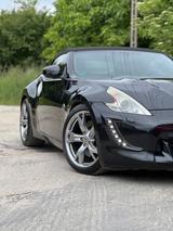 Nissan 370Z ROADSTER 3.7 PACK EUROPEAN VERSION - Nissan 370Z: Cabrio