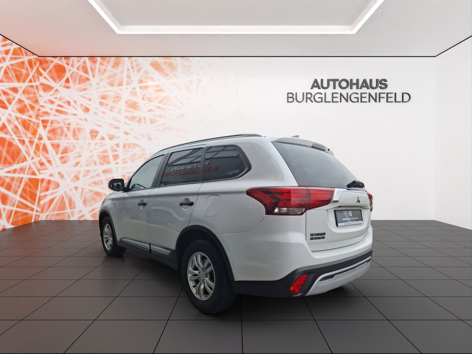 Fahrzeugabbildung Mitsubishi Outlander Active 2WD! PDC ! AHK ! Navi ! Kamera!