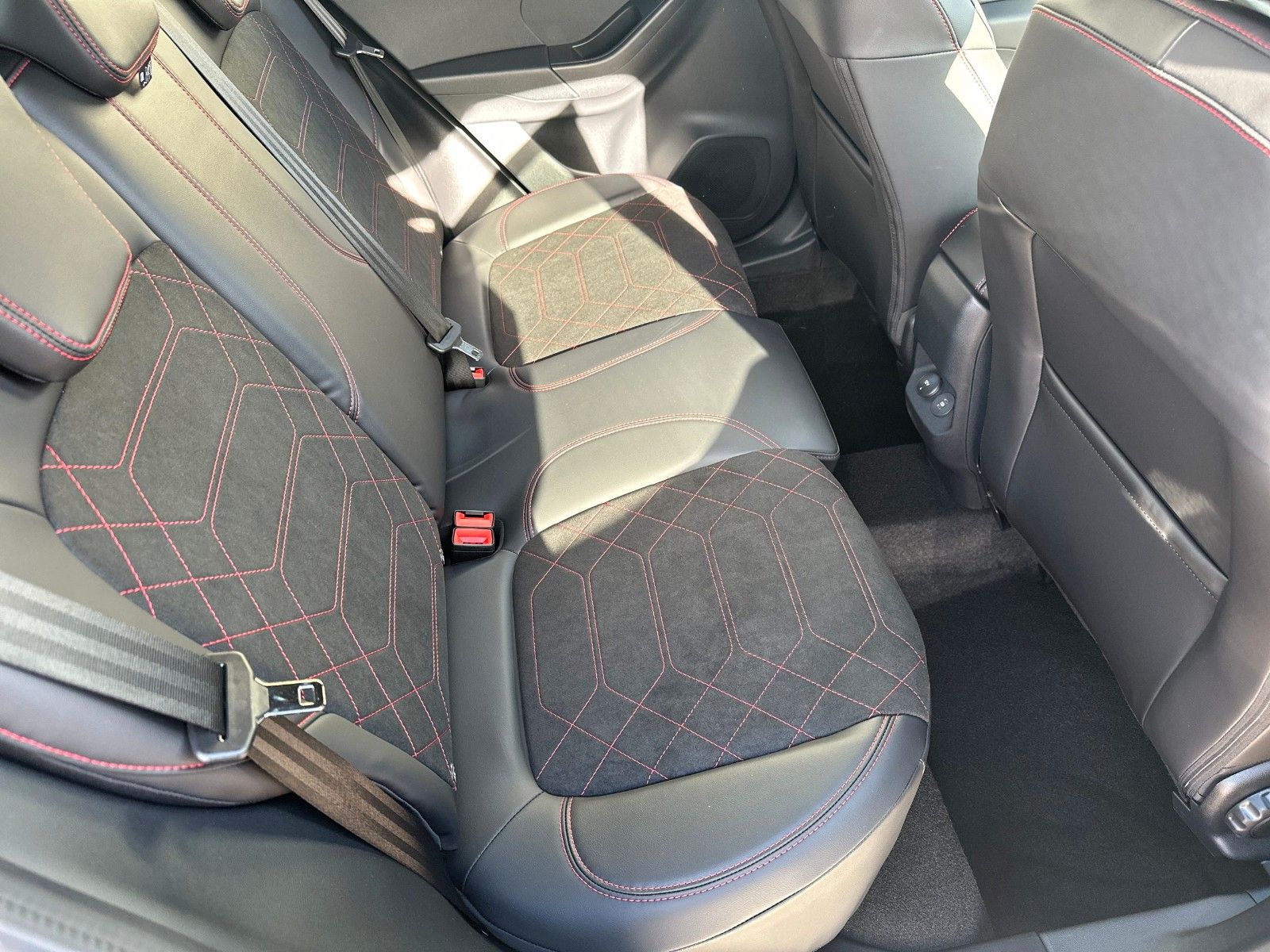 Fahrzeugabbildung Ford Puma ST-Line X, FAHRASSISTENZPAKET