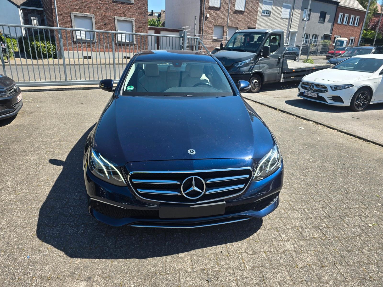 Mercedes-Benz E 200 E Limousine Automatik Kamera Navi LED