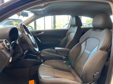 Audi A1 ambition *NAVI*PDC*SZHZ*KLIMA*SPORTFAHRWERK*
