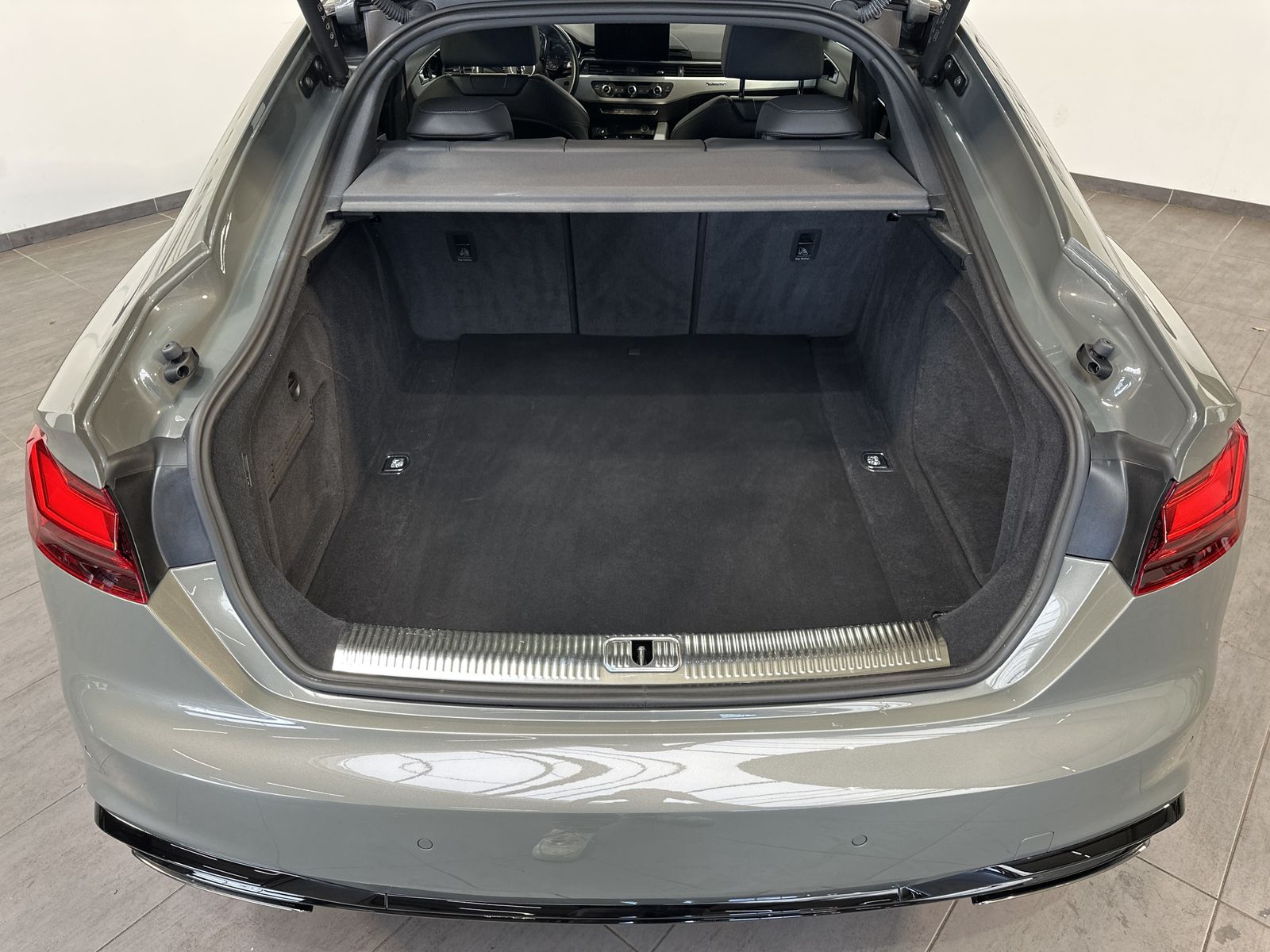 Fahrzeugabbildung Audi A5 SpB 40 TDI Qu S-Line NAV+LED+AHK+20ZO+1HD+SHZ