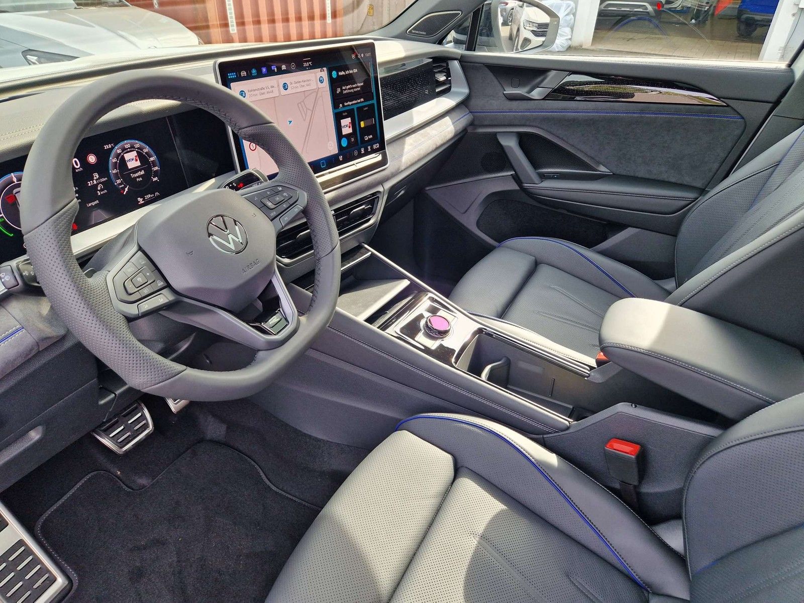 Volkswagen Tayron 1,5 eHybrid DSG R-LINE BLACK STYLE PANORA imagem 3