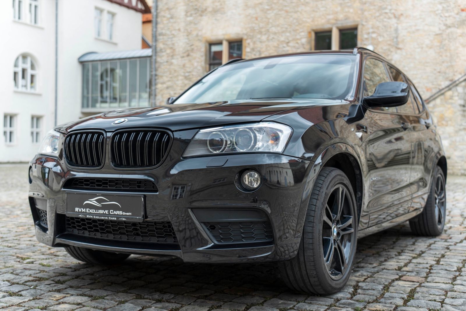 Fahrzeugabbildung BMW X3 xDrive35i M Sport HIFI KAM NAV SZH PANO M+S