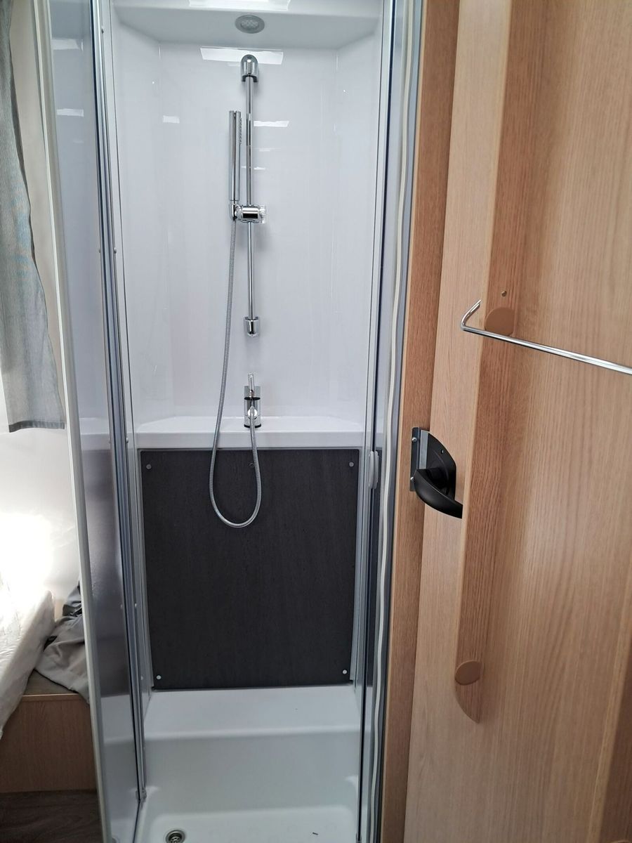 Fahrzeugabbildung Sunlight Adventure T Ford 690L Bi-Xenon Scheinwerfer