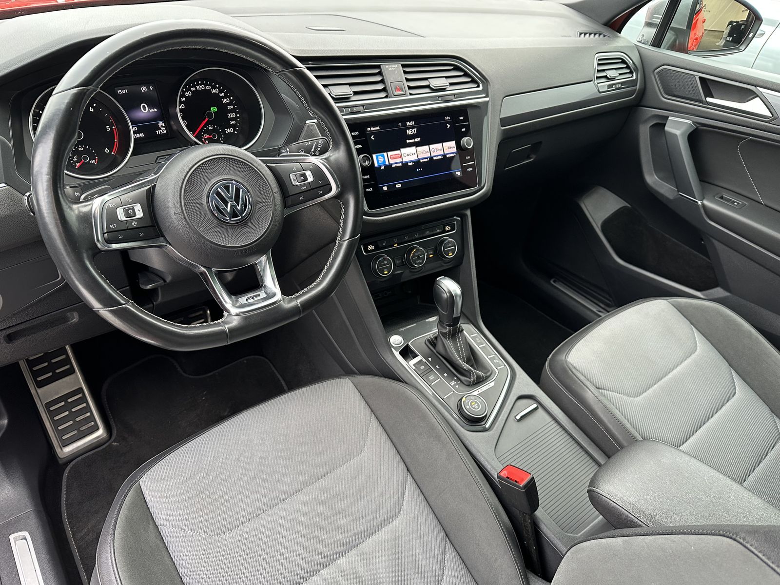 Fahrzeugabbildung Volkswagen Tiguan Allspace 4M R-Line NAV+LED+PANO+AHK+ACC