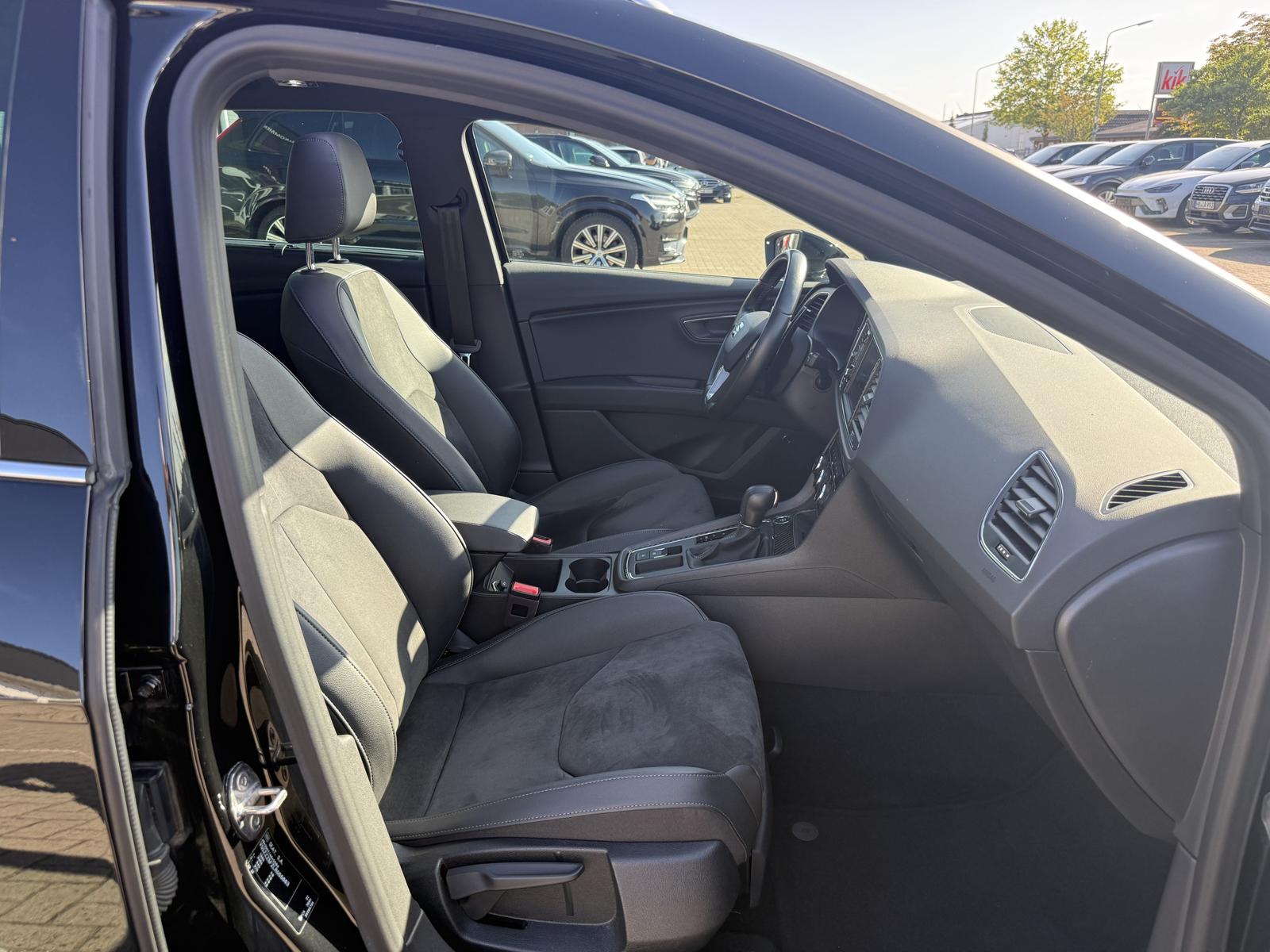 SEAT Leon Xcellencen,Virtual,Pano,R-Kamera,AHK,Beats, миниатюра 26