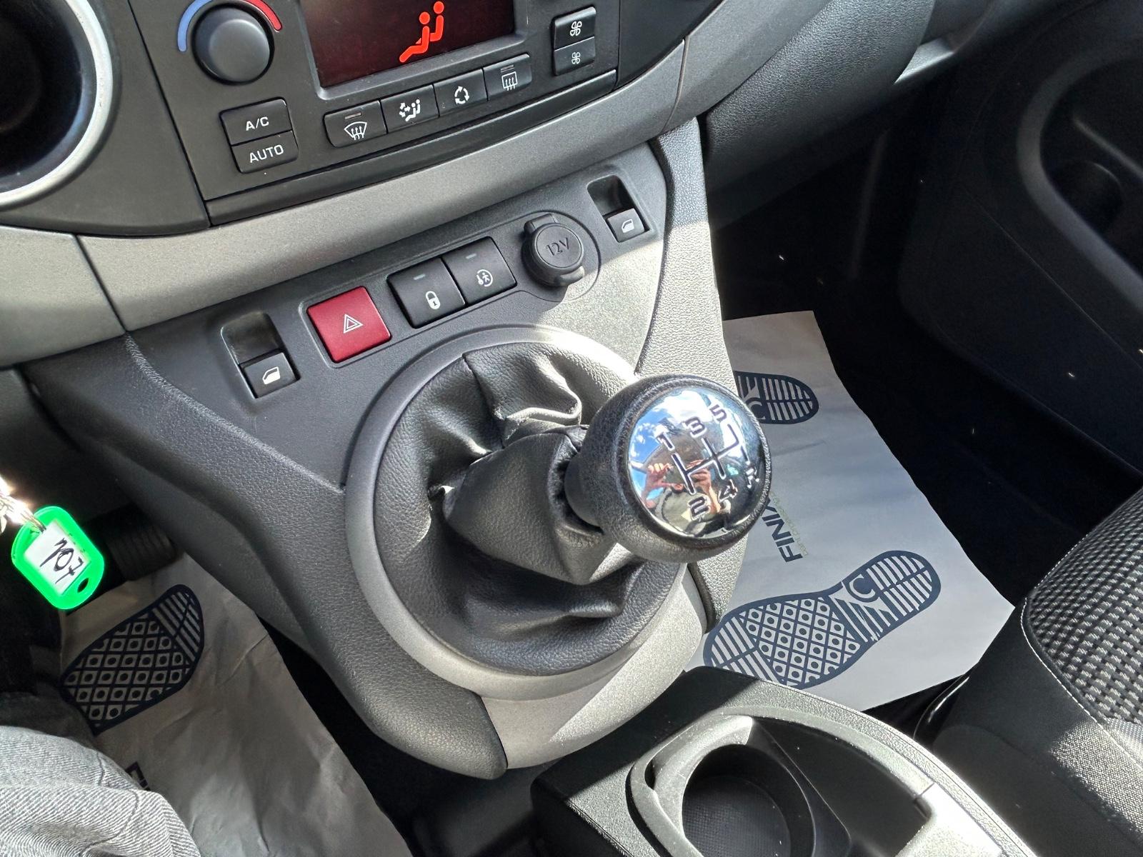 Peugeot Partner Tepee Allure 1.6 HDi *Panorama*Kamera*E6