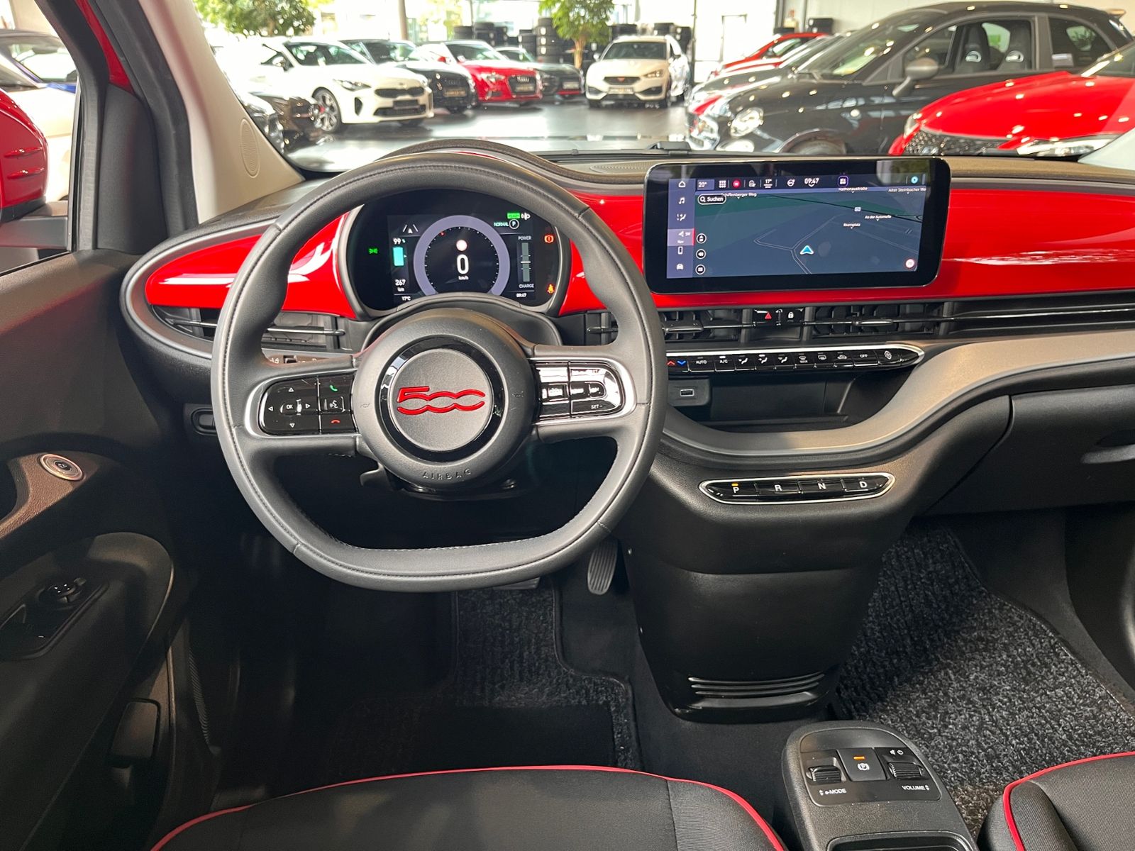 Fahrzeugabbildung Fiat 500e  42 kWh Akku Red NAVI KLIMA