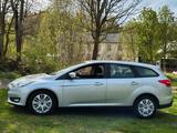 Ford Focus Turnier Business SHZ*LHZ*NAVI*PARKASSIST* - Ford Focus: Business