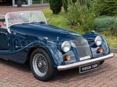 Fahrzeugabbildung Morgan Plus 4 *Sport Blue/ Muirhead Red*