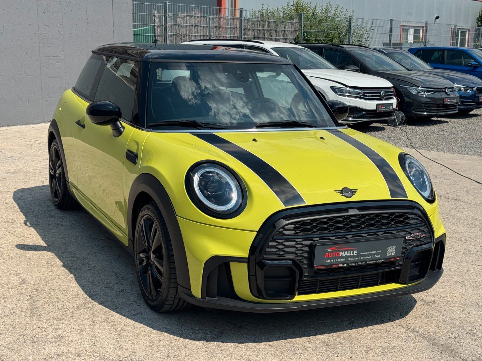 Fahrzeugabbildung MINI Cooper 1.5 JCW-Trim Panorama CarPlay DAB LHZ