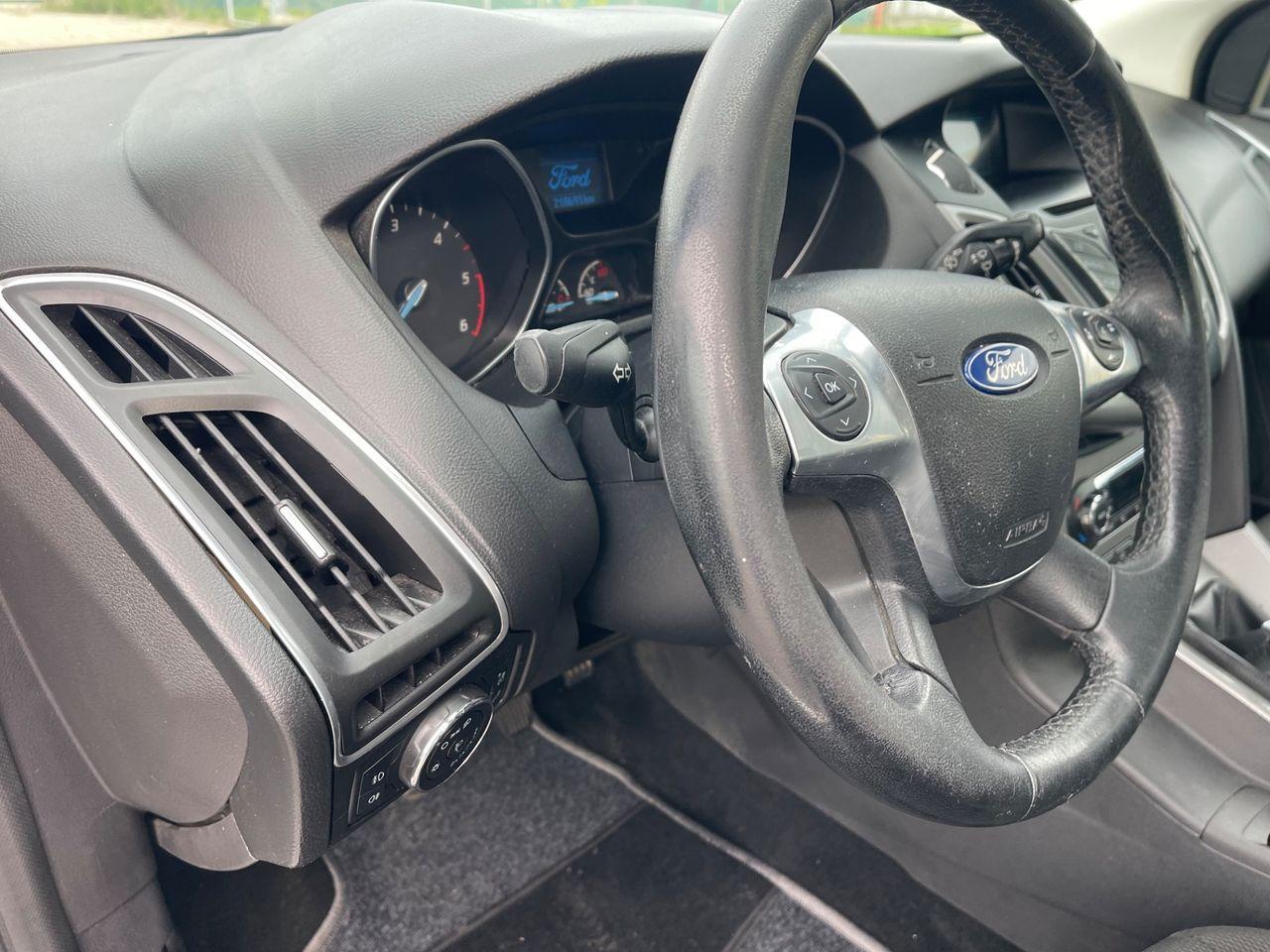 Ford Focus 2014 — фото 15