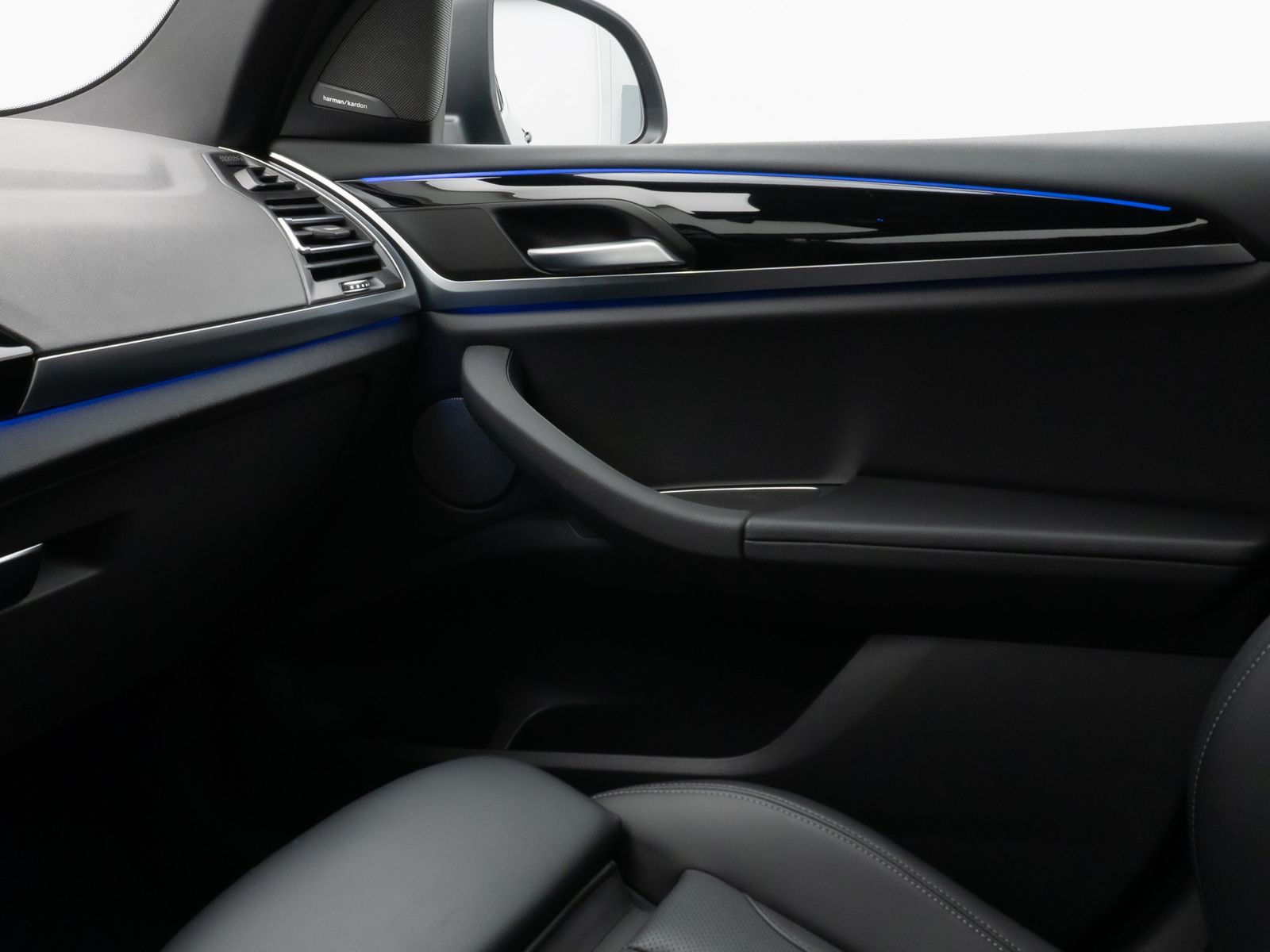 Fahrzeugabbildung BMW X3 xD20d Kamera DAB H/K M Sportfahrwerk 19Zoll