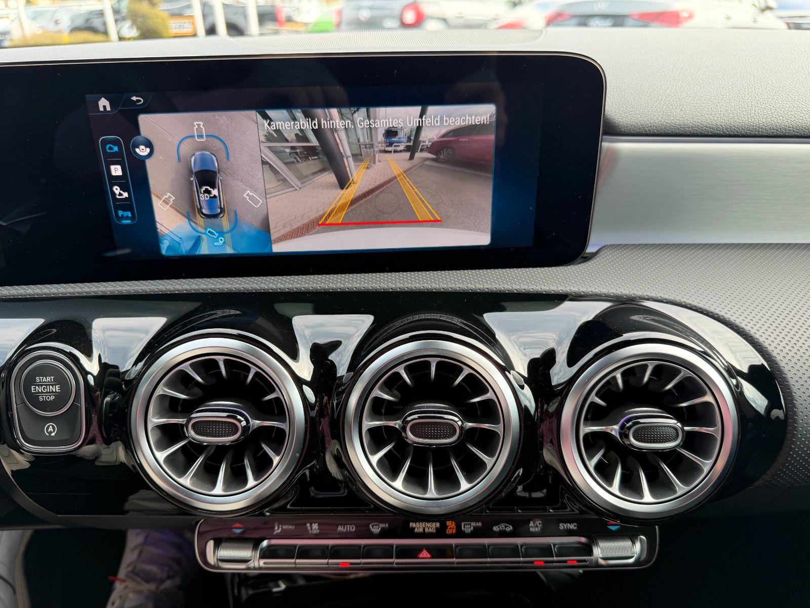 Fahrzeugabbildung Mercedes-Benz A 220 d AMG BURM+AHK+360°+MBEAM+TOTW+DISTR