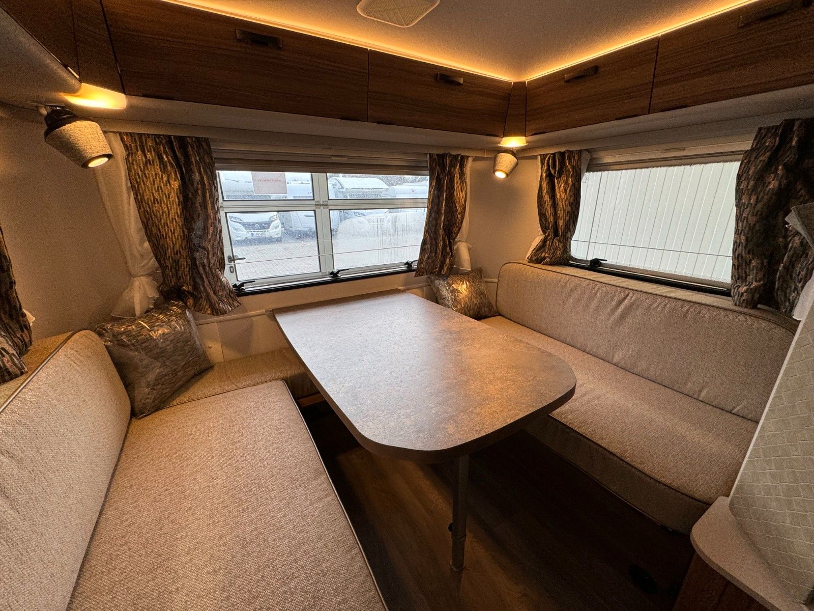 Fahrzeugabbildung HYMER / ERIBA / HYMERCAR Eriba Touring 560  - 9.099€ SPAREN!