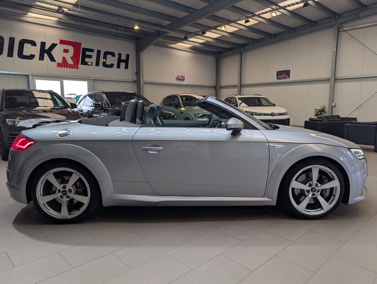 Fahrzeugabbildung Audi TT Roadster 45 TFSI Quattro S-Line Sport-Paket +