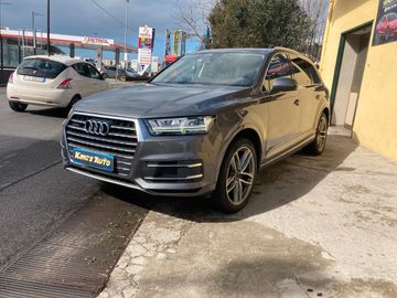 Audi Q7 - 1