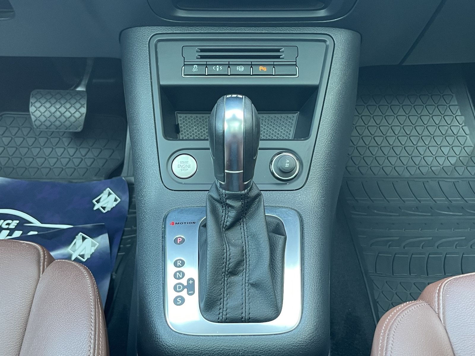 Fahrzeugabbildung Volkswagen Tiguan Sport & Style**4Motion**DSG**Leder**TOP**