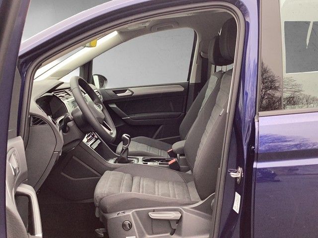 Fahrzeugabbildung Volkswagen Touran Comfortline Navi LED ACC SH AHZV