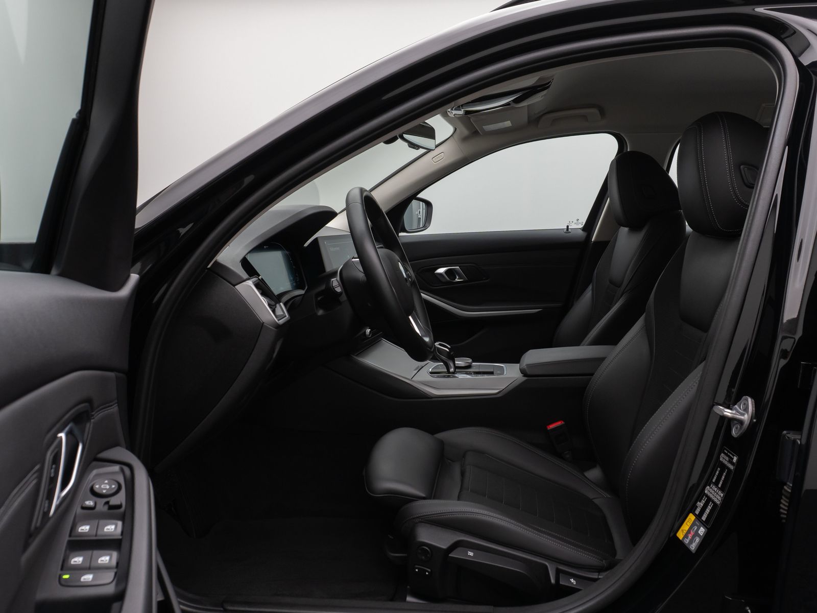 Fahrzeugabbildung BMW 330e Kamera DAB CockPitPr DrivAssis Alarm Sport
