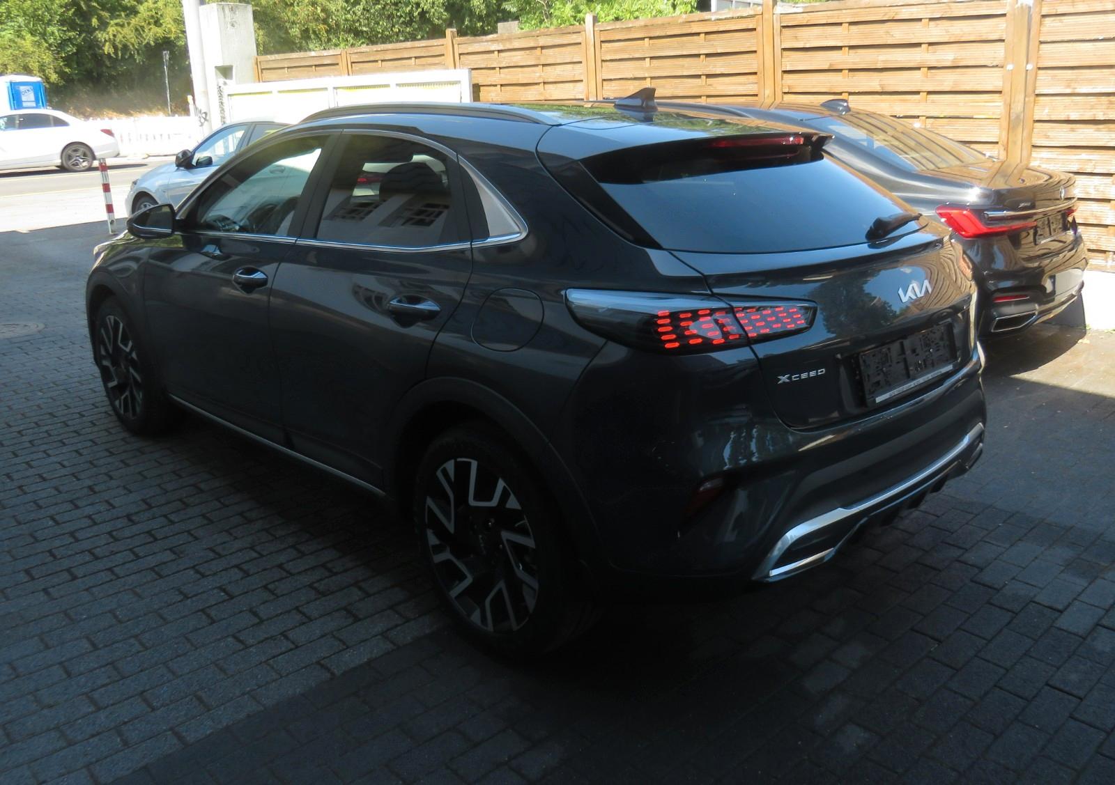 Kia XCeed Steel Edition // R-Kam, ACC, DAB, LED