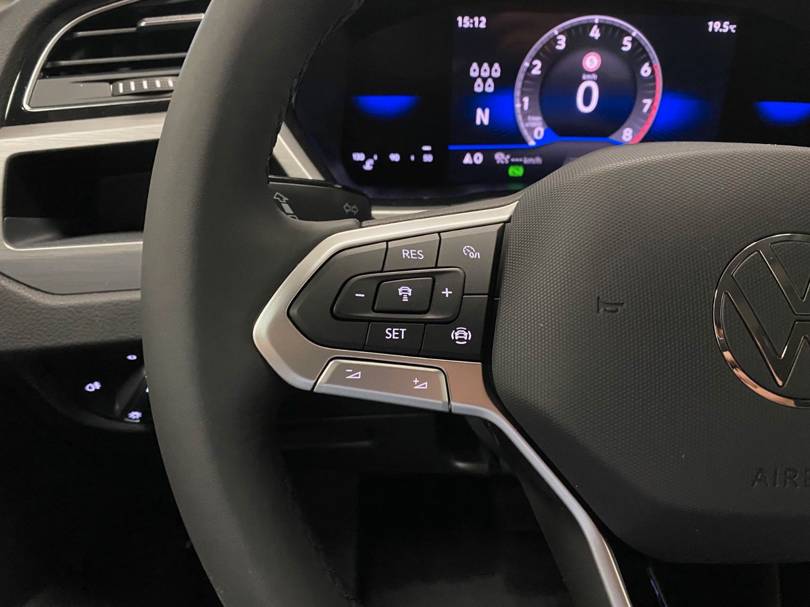 Fahrzeugabbildung Volkswagen Touran 1.5 TSI OPF DSG+ACC+NAVI+4J. GARANTIE+AHK