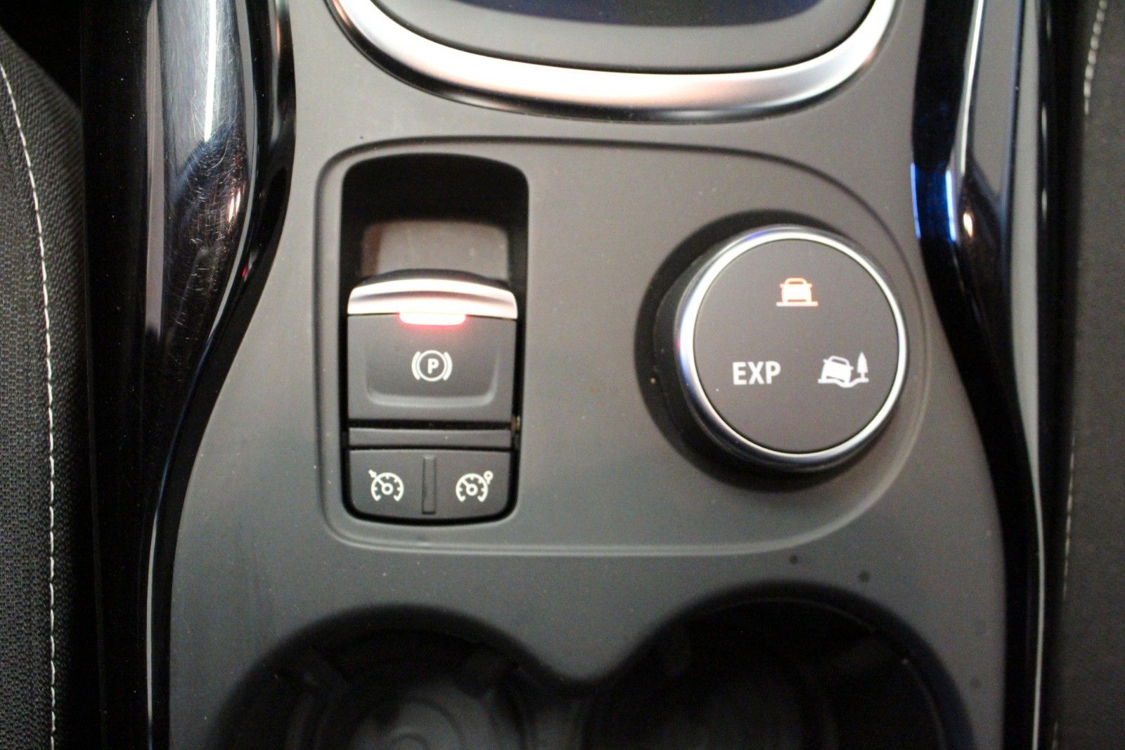 Fahrzeugabbildung Renault Kadjar TCe 140 EDC R-Link*Sitzhzg*AHK