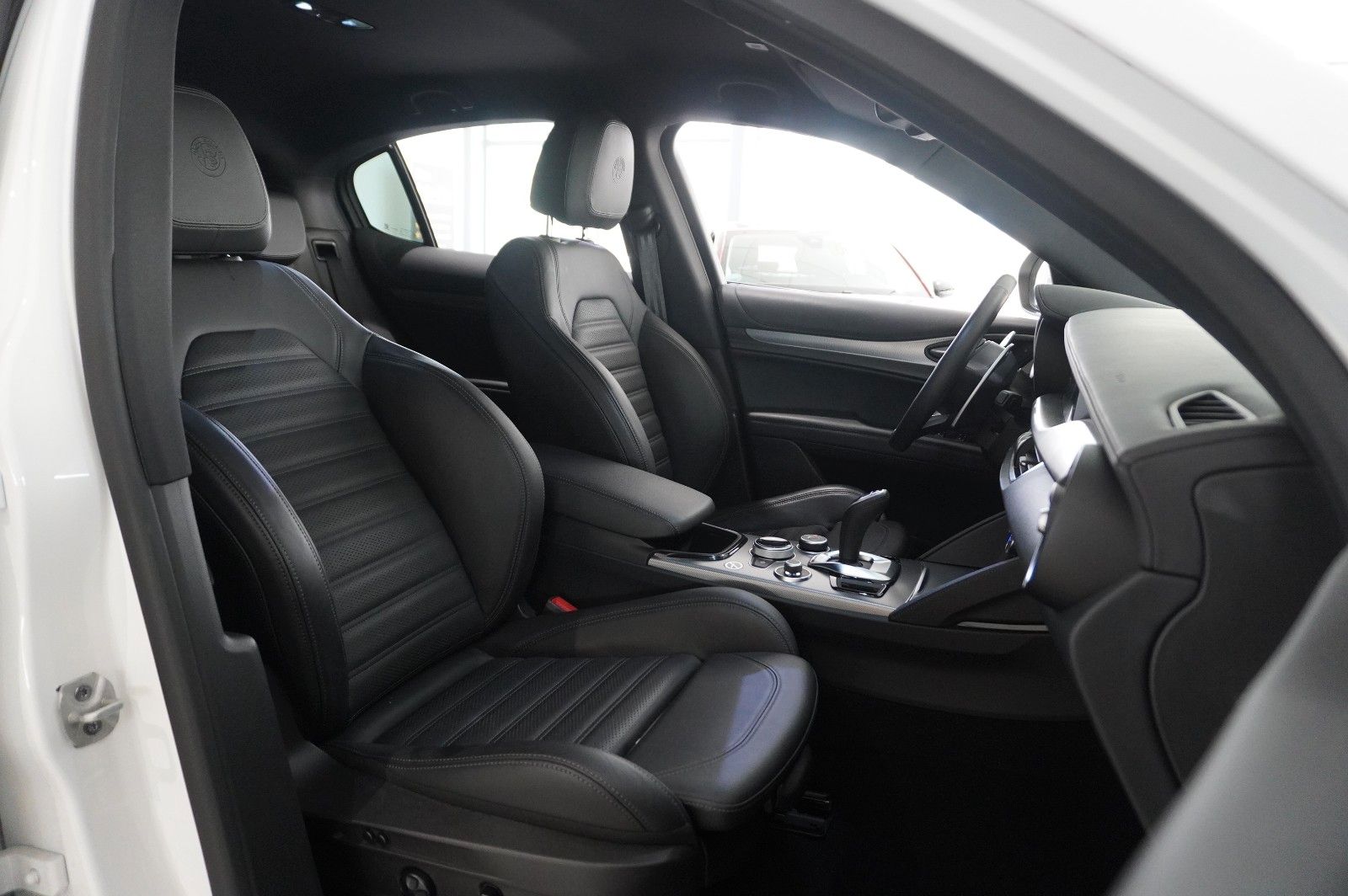 Fahrzeugabbildung Alfa Romeo Stelvio 2.2D VELOCE Q4 NAVI/LED/KAMERA/MATRIX/SH