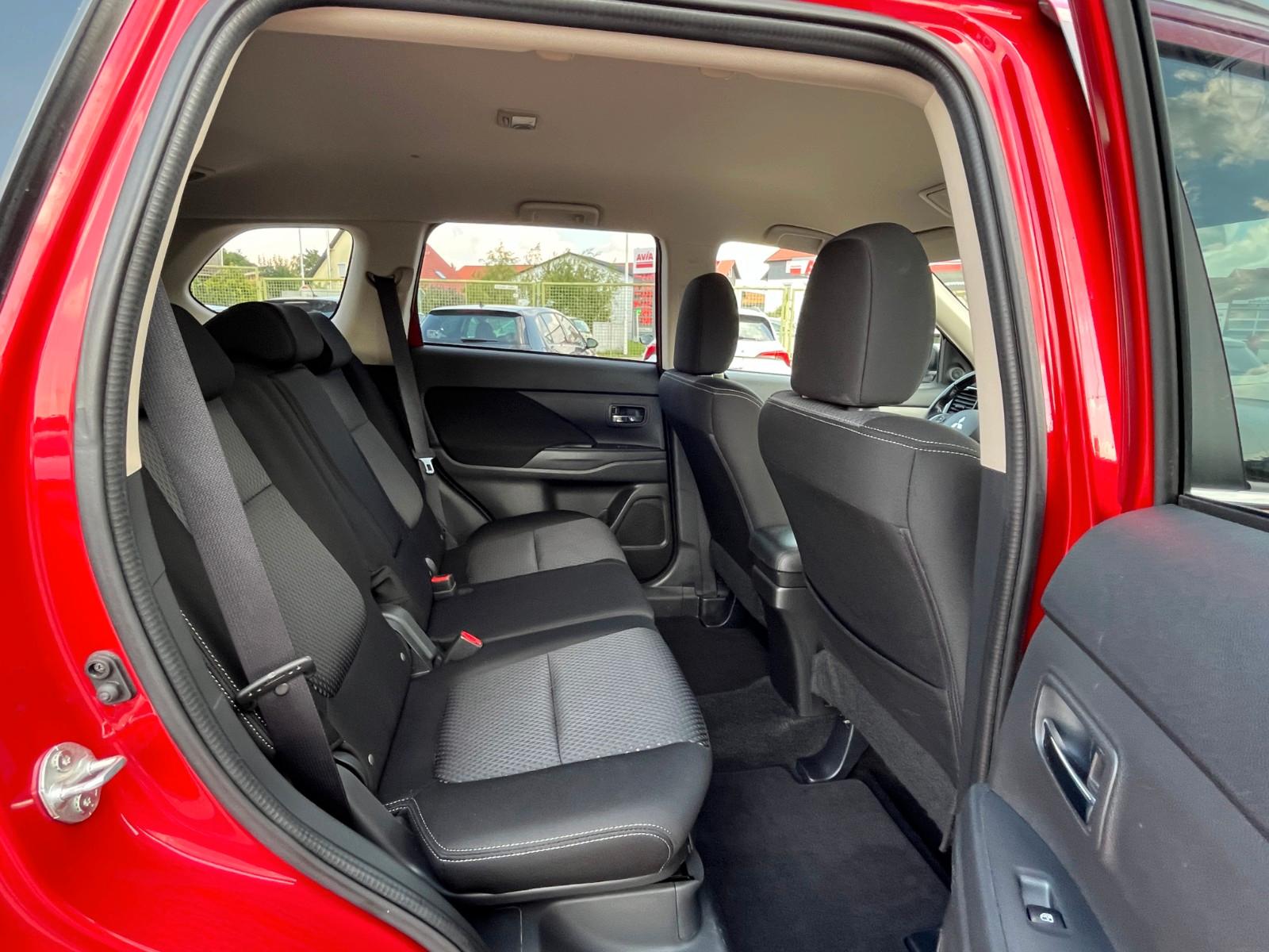Mitsubishi Outlander Plus 4WD *1Hand*Keyless*DAB*AHK*Kamera