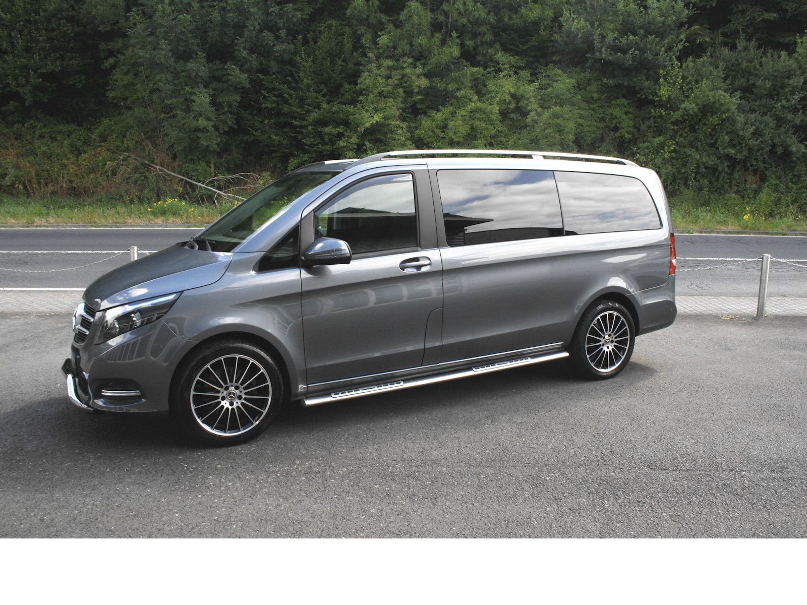 Fahrzeugabbildung Mercedes-Benz V 250 d Lang*2.5 T. Anhängelast*Trittbretter*AHK