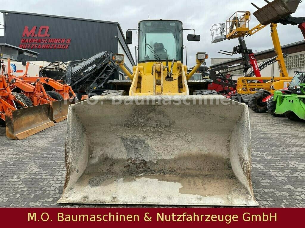 Fahrzeugabbildung Komatsu WA 320 - 3 H / AC / 14,9 T /