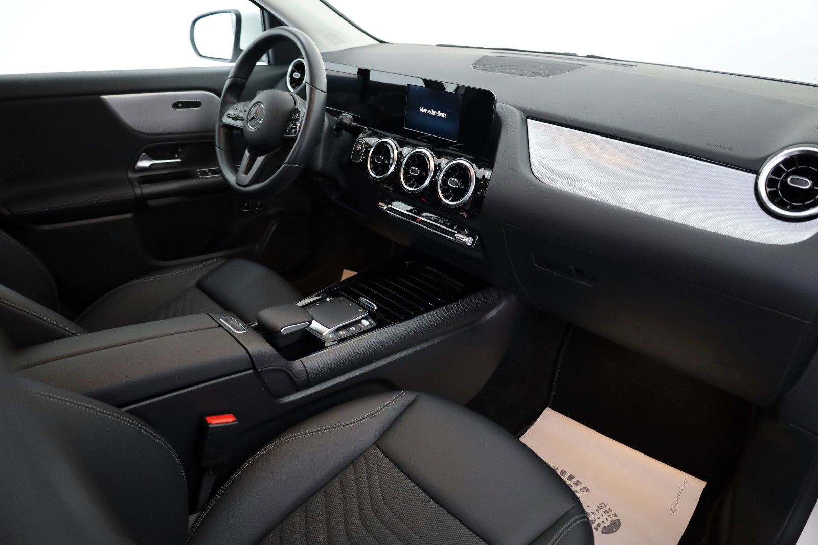 Fahrzeugabbildung Mercedes-Benz GLA 250 e Style,TLeder,Navi,LED,Kamer,CarPlay+WR