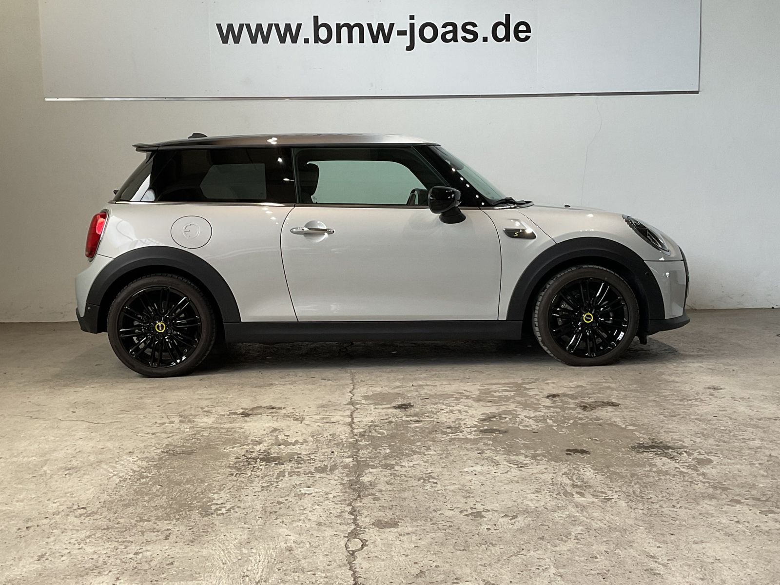 Fahrzeugabbildung MINI Cooper SE LED Pano.Dach RFK Navi ACC