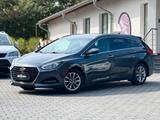 Hyundai i40 cw Trend NAVI KAMERA PDC SHZ AUTOMATIK - gebrauchte Hyundai i40 aus dem Jahr 2017