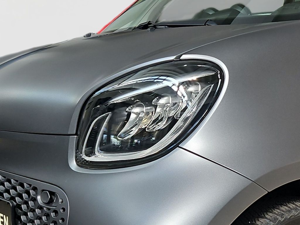 Fahrzeugabbildung Smart EQ ForTwo Pano Tempomat Navi LED SHZ SpurH KAM