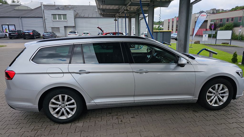 Image of Volkswagen Passat Variant