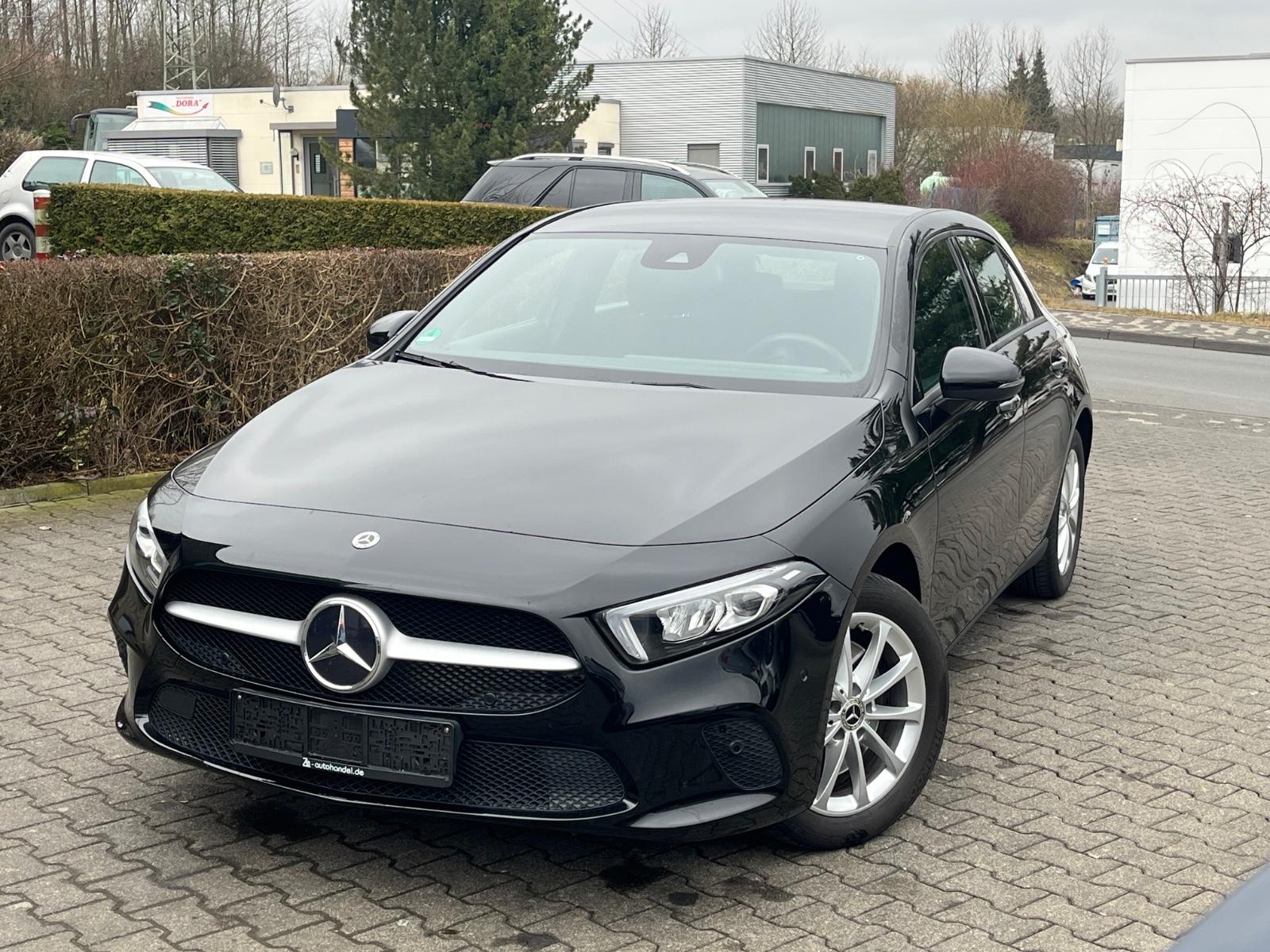 Mercedes-Benz A 250e LED 17*Alu Parksensoren 1.Hand