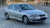 Opel Vectra 1.6, Automatik, Klima, Traumzustand, BT - Opel Vectra: B V6