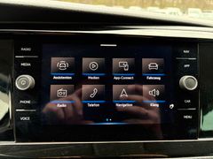 Fahrzeugabbildung Volkswagen T6.1 Multivan 150PS Navi Sitzh 3xKlima Sitzh Cam