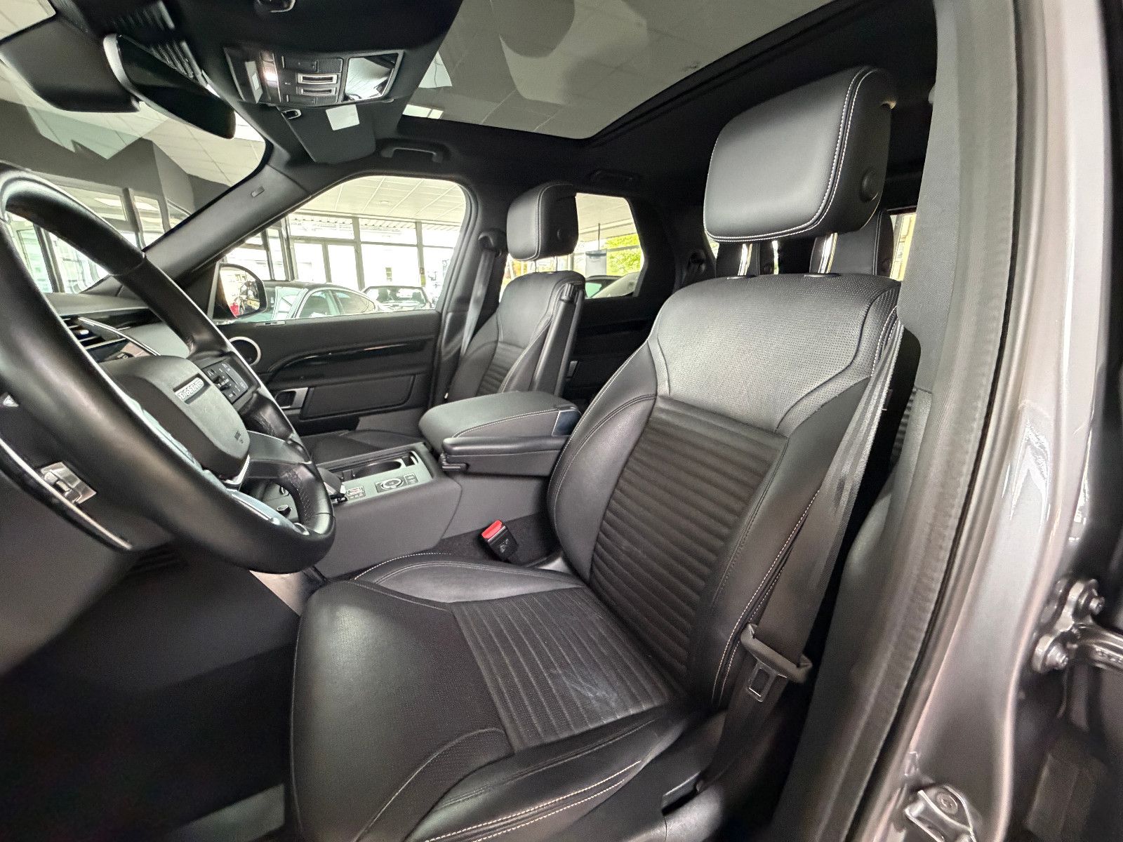 Fahrzeugabbildung Land Rover Discovery 5 R-Dynamic /PANO/MERIDIAN/360°KAM/MEM