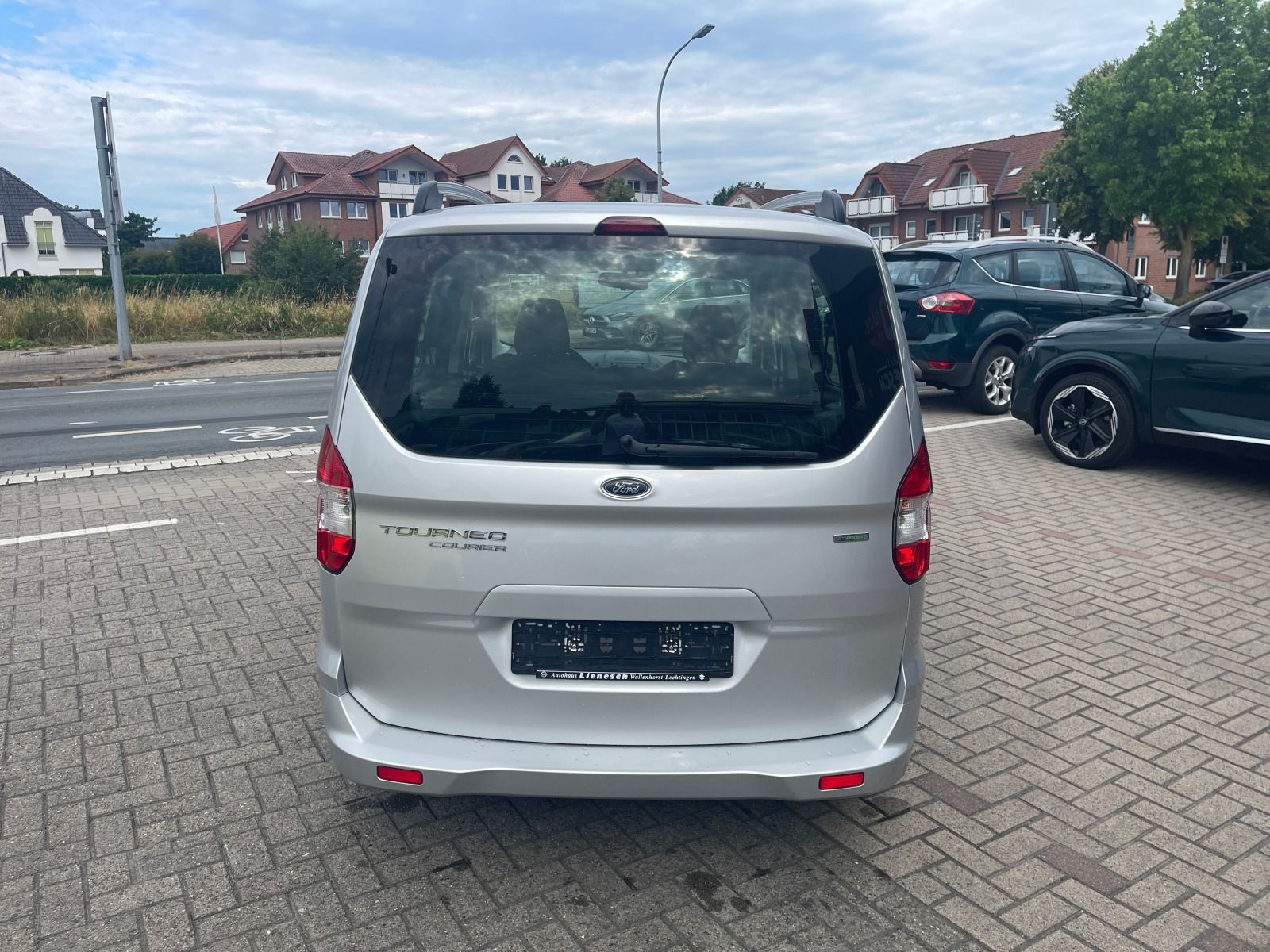Fahrzeugabbildung Ford Tourneo Courier 1.0 EcoBoost Trend Kombi