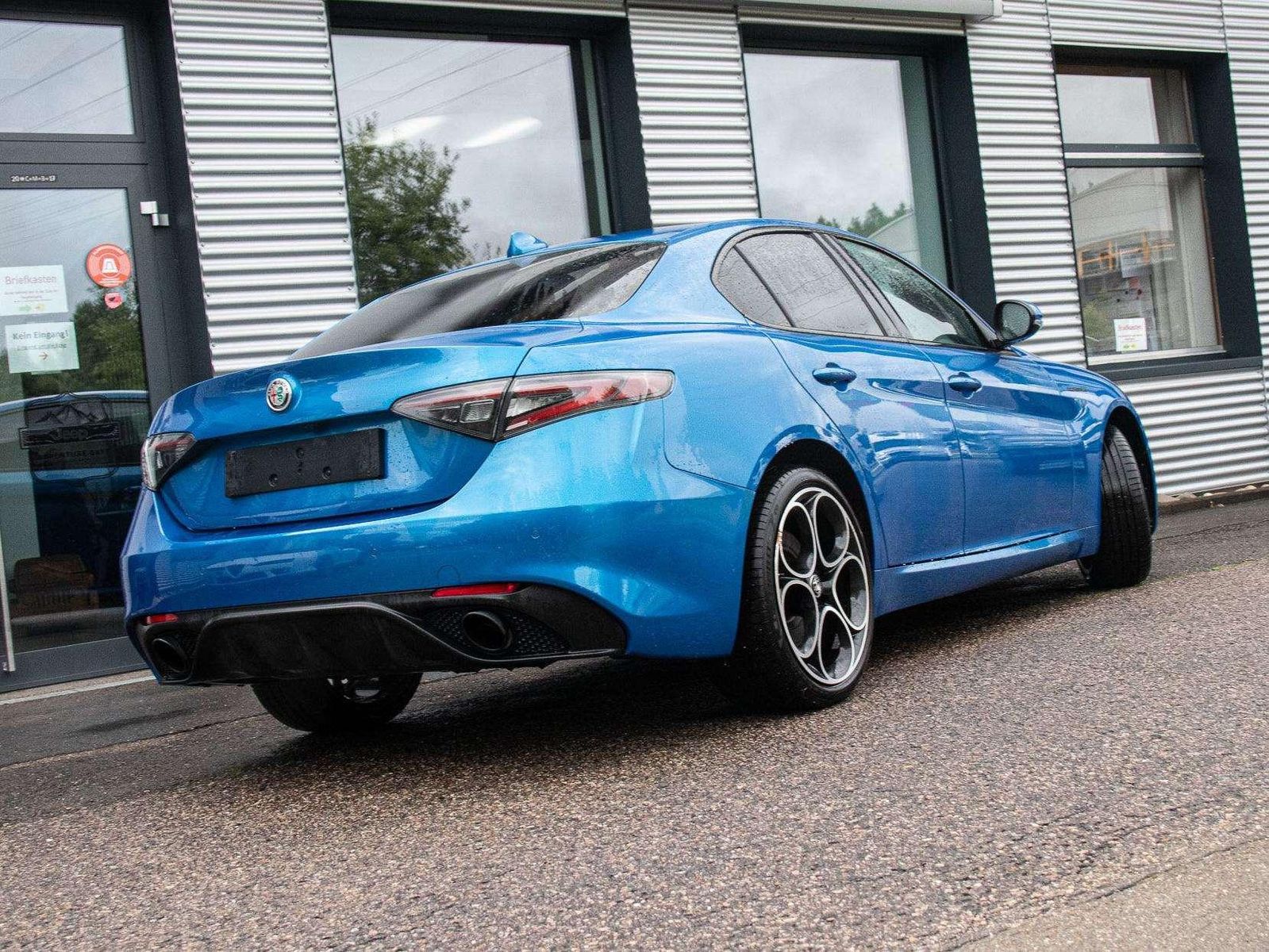 Fahrzeugabbildung Alfa Romeo Giulia Competizione MY23 2.0 Q4 vom AR Vertragsh