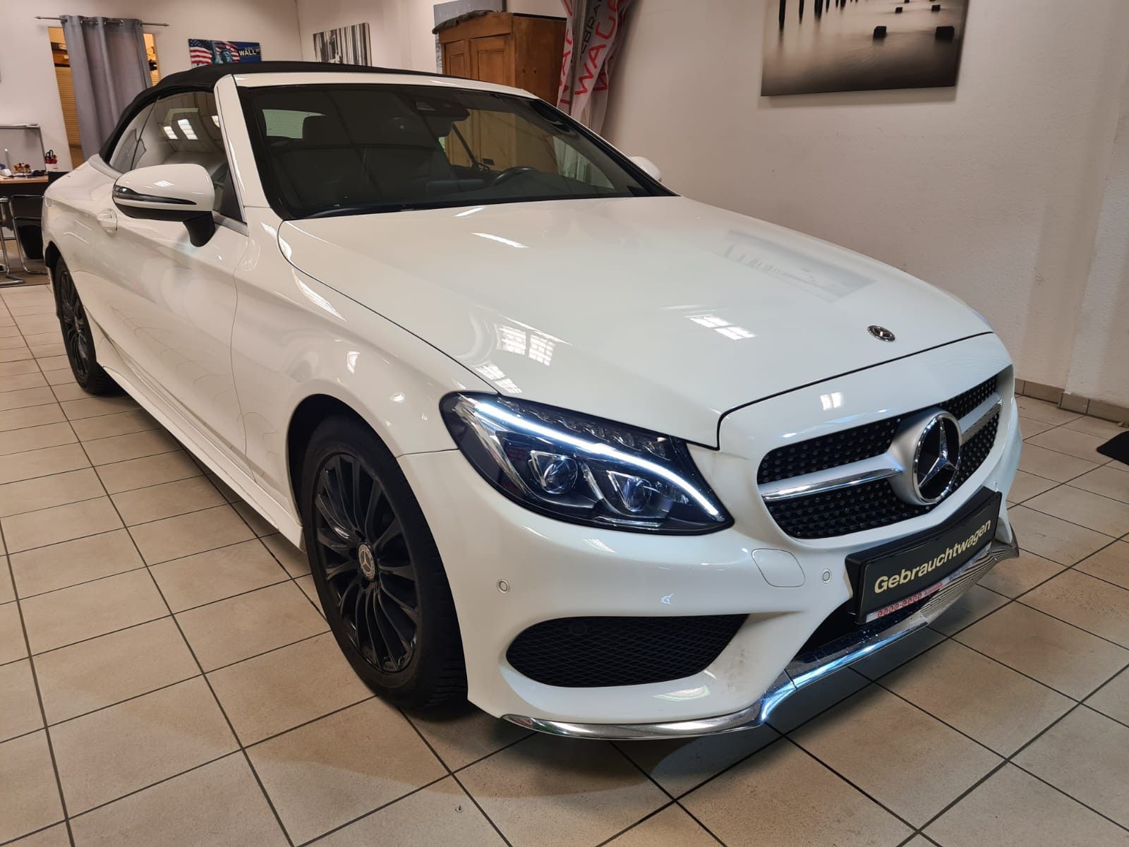 Fahrzeugabbildung Mercedes-Benz C 250 Cabrio / LED / NAVI / AMG-Line /SCHECKHEFT