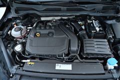 VW Golf Sportsvan VII 1.5 TSI Highline DSG Navi LED