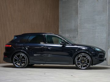 Porsche Cayenne - 2