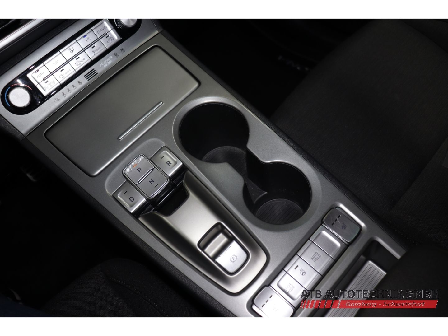 Fahrzeugabbildung Hyundai KONA Elektro Trend 2WD 39,2 kWh 96,6% SOH LED AC